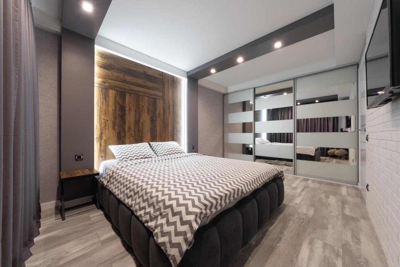 Luxrent Apartments On Lesi Ukrainki - Kiev Exterior foto