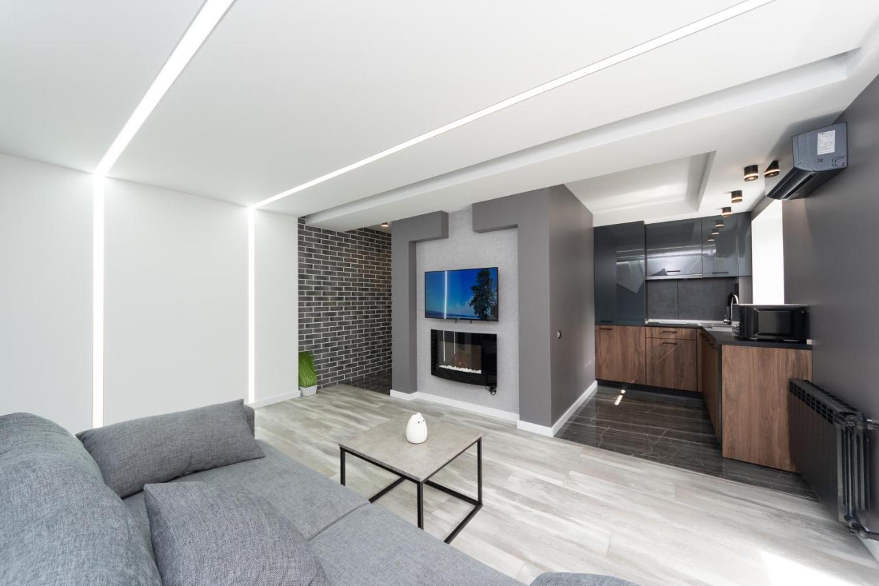 Luxrent Apartments On Lesi Ukrainki - Kiev Exterior foto