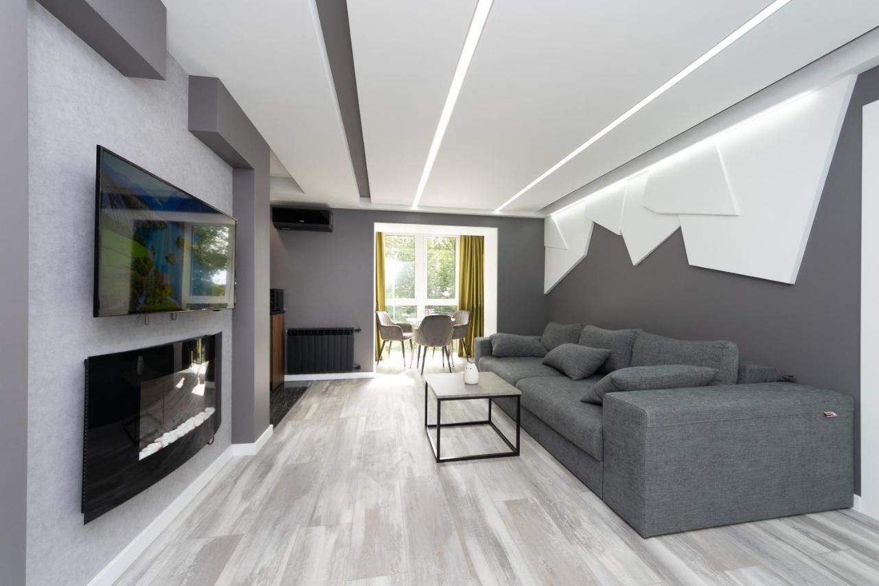 Luxrent Apartments On Lesi Ukrainki - Kiev Exterior foto