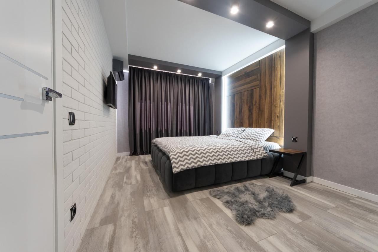 Luxrent Apartments On Lesi Ukrainki - Kiev Exterior foto