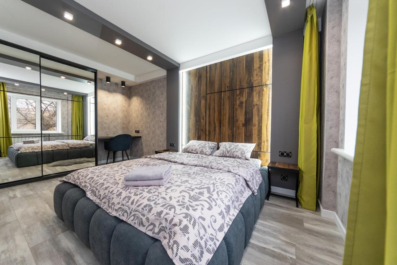 Luxrent Apartments On Lesi Ukrainki - Kiev Exterior foto
