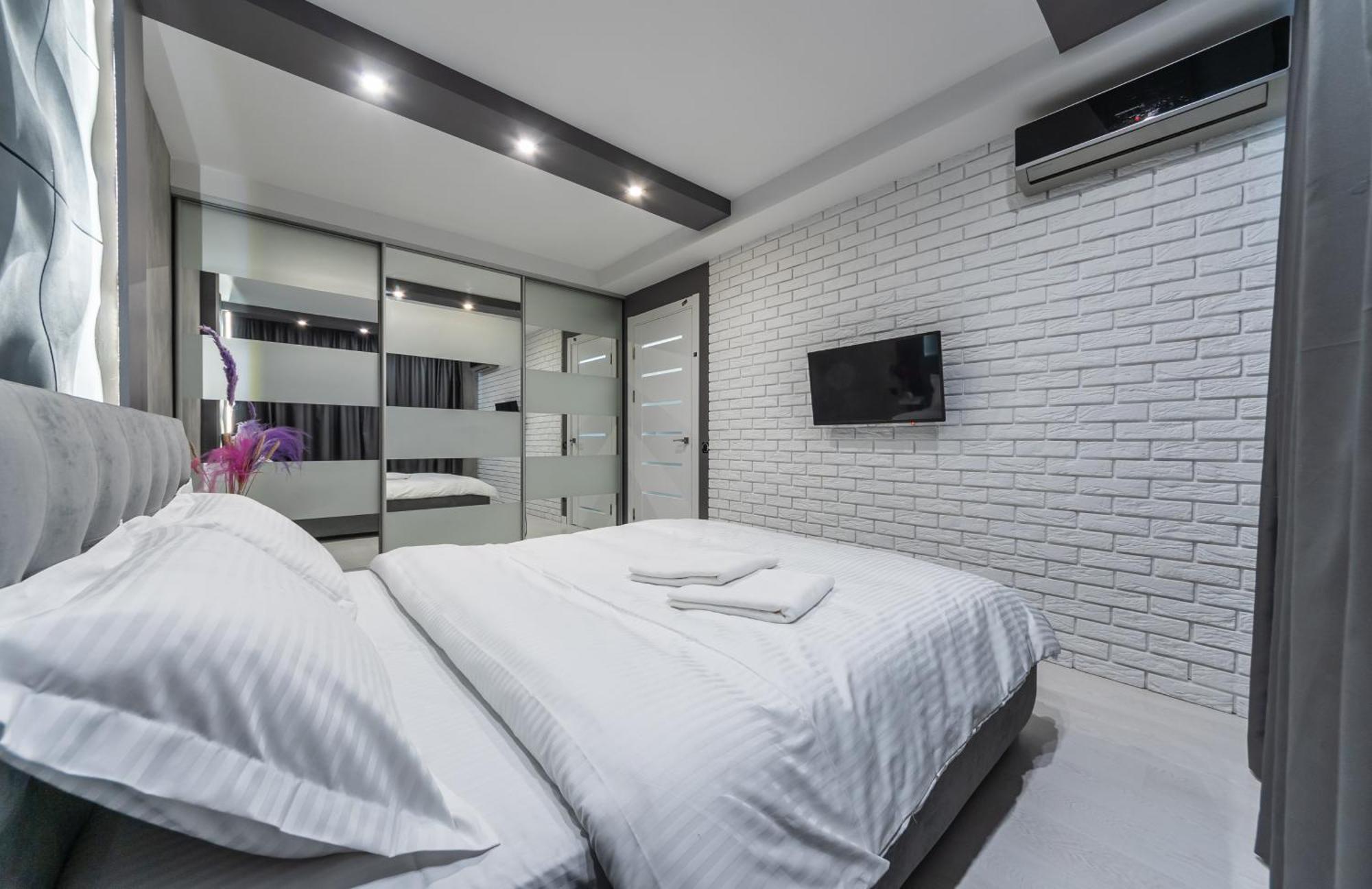 Luxrent Apartments On Lesi Ukrainki - Kiev Exterior foto
